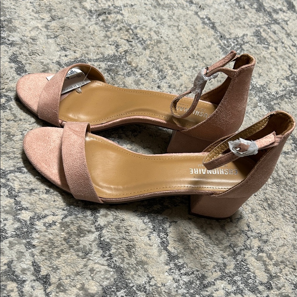 NWT Strappy Sandals size 8